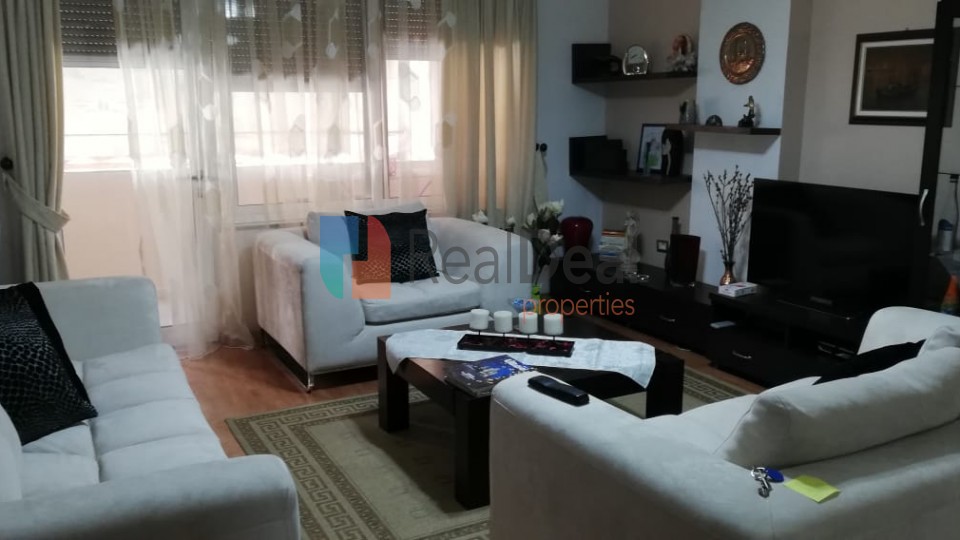 Jepet me qera 2+1 ne Bllok prane 