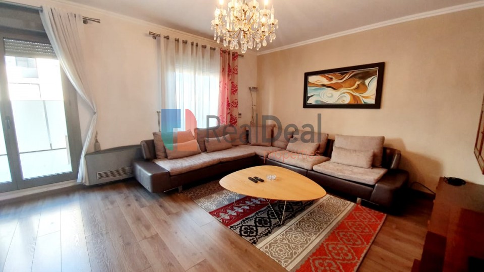 Ne Qender Te Tiranes, Jepet Me Qira Super Apartament 2+1+Garazhd - 160m2