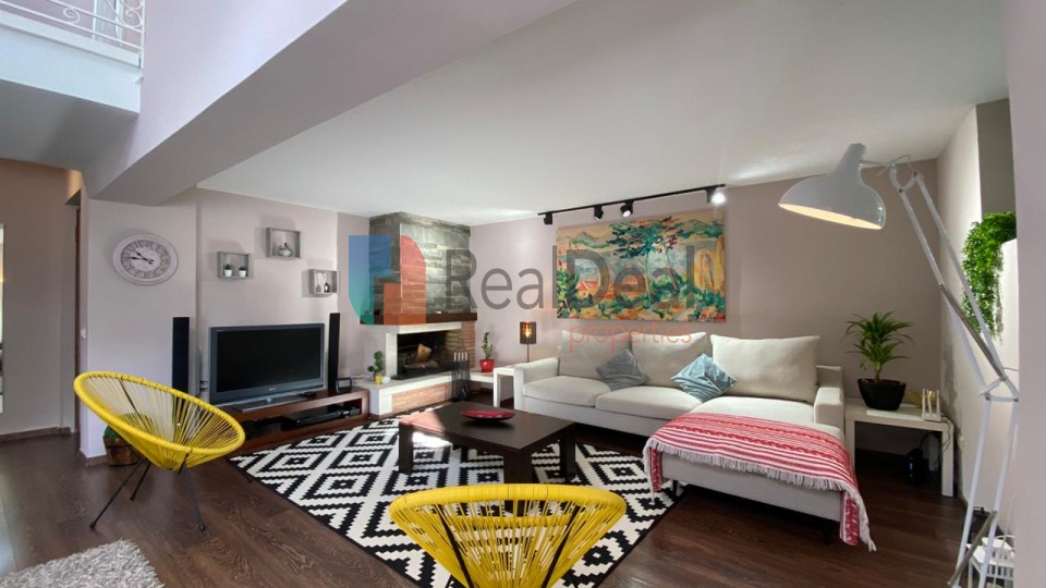 Ne Bllok, Jepet Me Qira Dupleks Fantastik ! - 270m2