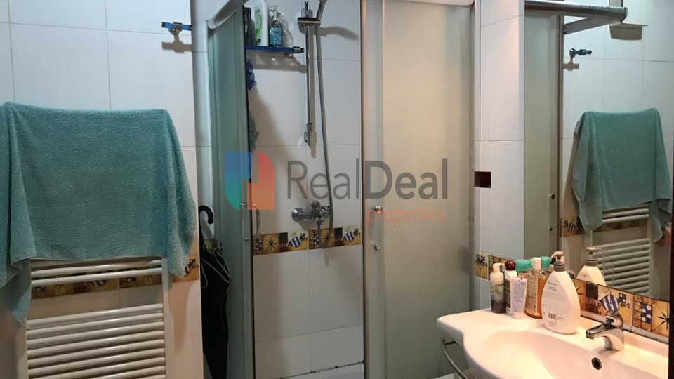 Jepet me Qera 3+1 tek Ish Ekspozita - 340m2