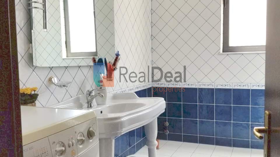 Jepet me Qira Super Apartament 2+1+2 pran Shkolles se Baletit - 128m2