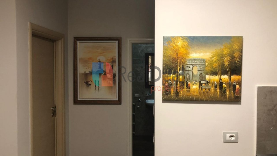 Te Pazari i Ri, Jepet Apartament 1+1 me Qira !!! - 53m2