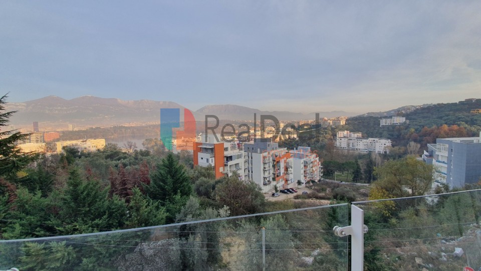 Tek Kopshti Botanik, Jepet Me Qira Super Apartament 2+1+2 - 110m2