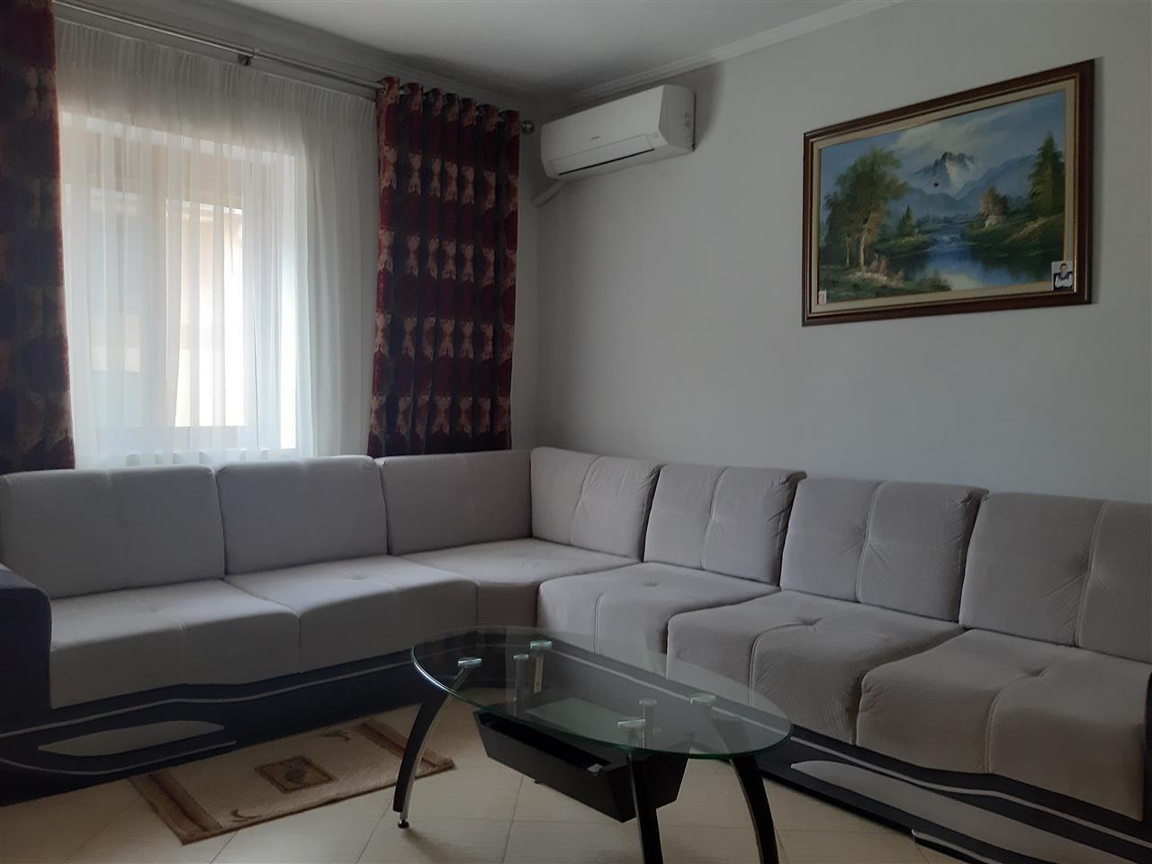 Apartament me qera