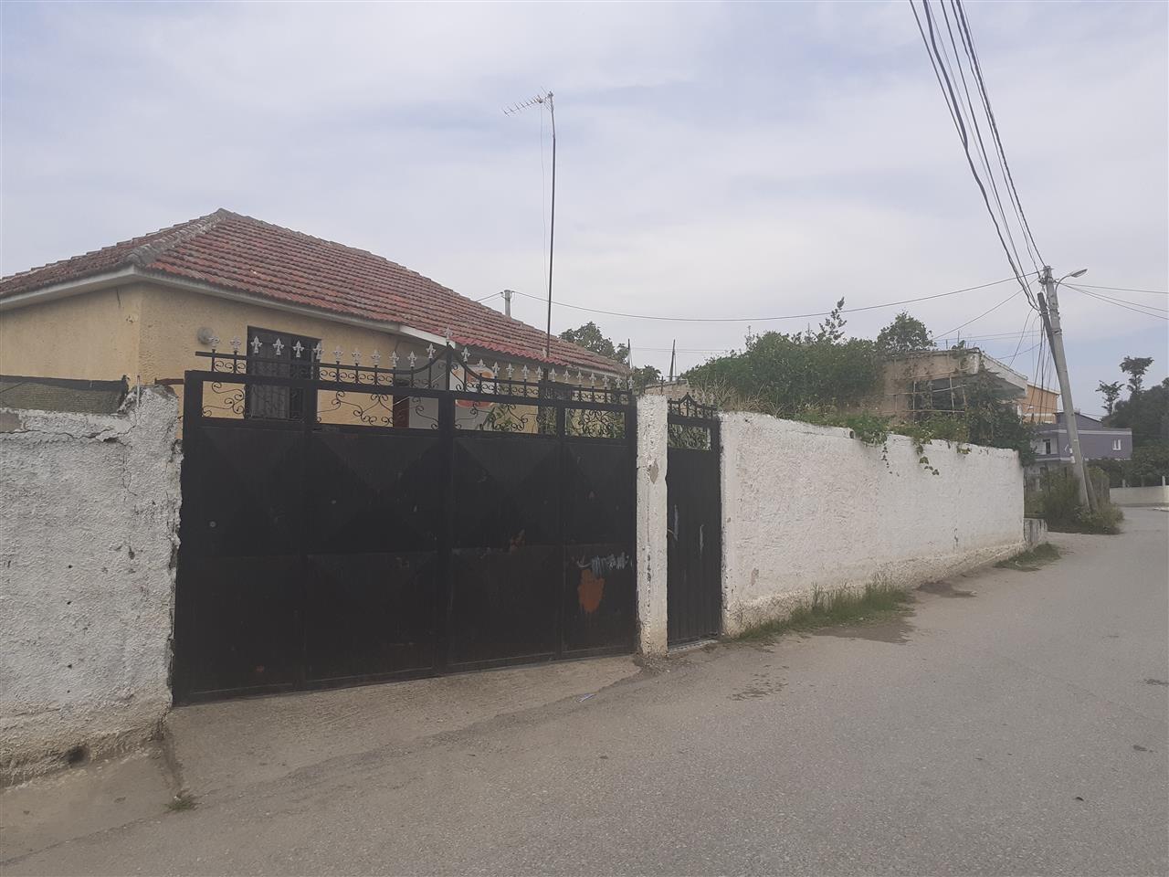 Shitet shtepi private !!!