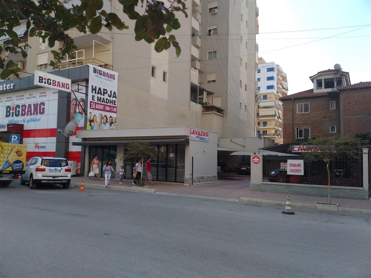 Okazion, Shitet dyqan+truall