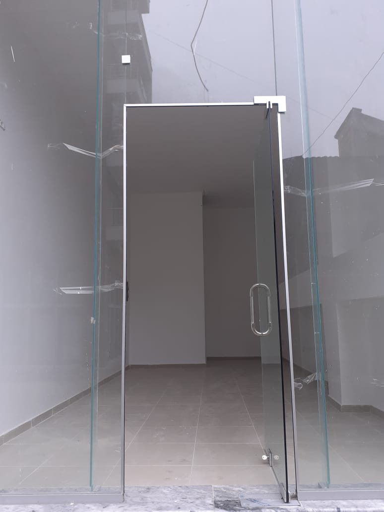 Dyqan me qera ne Tirane Sip: 28m2, ndertim i ri.