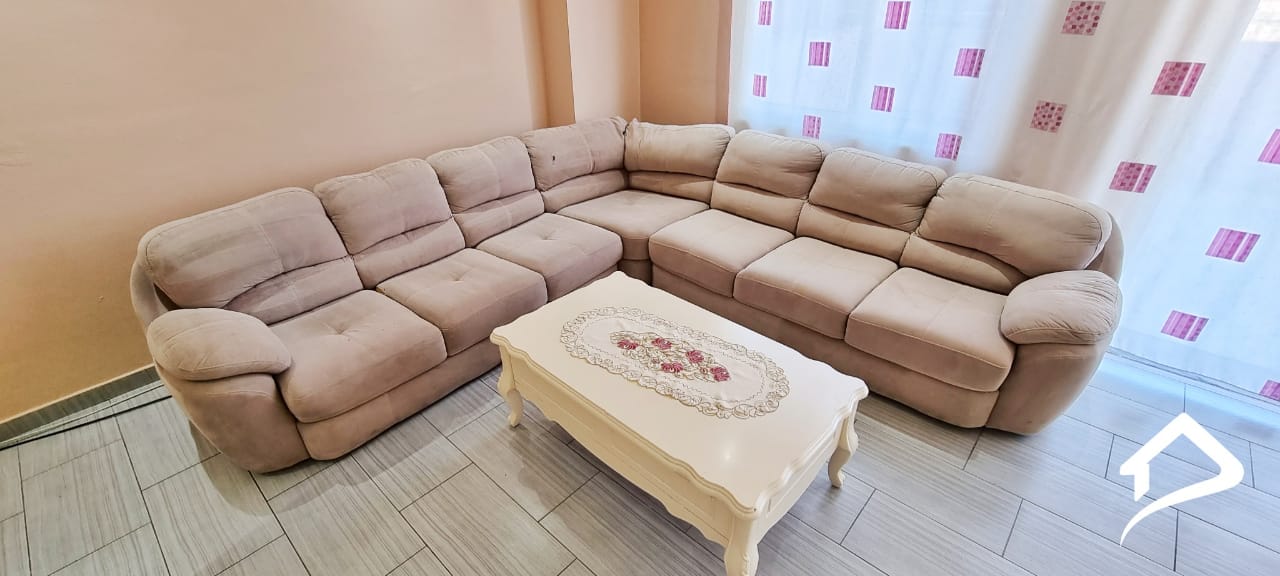  Jepet me qira apartament 2+1 kati 3 banimit Me ashensor