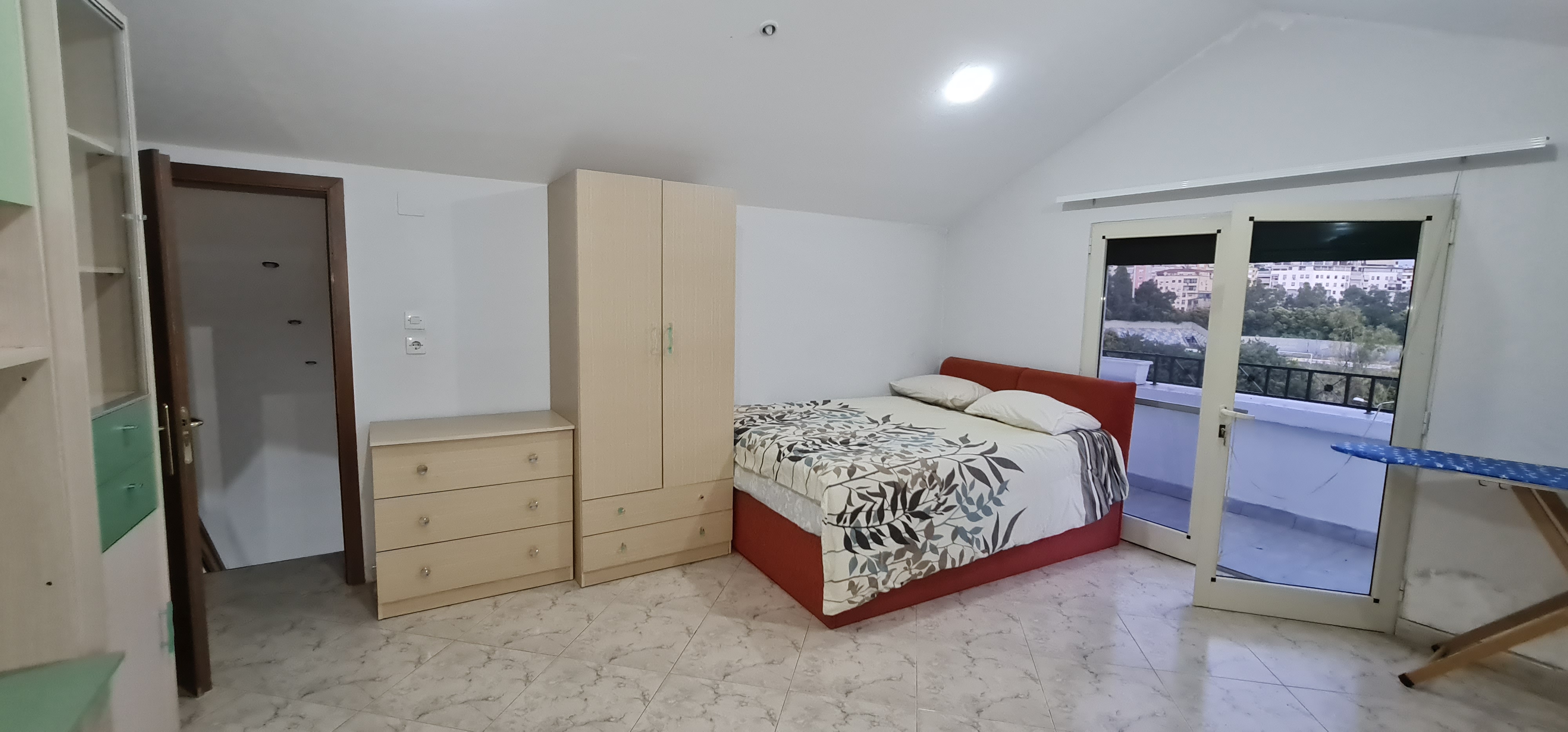 JEPET ME QERA ditore Apartamente 