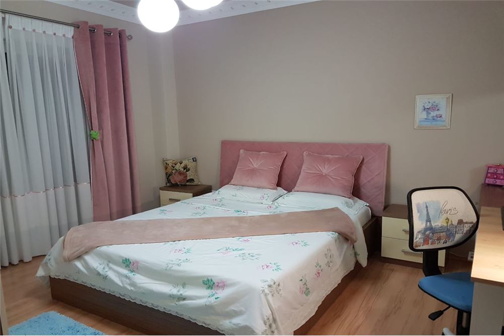 SHITET APARTAMENT 2+1 PRANE LIQENIT TE THATE