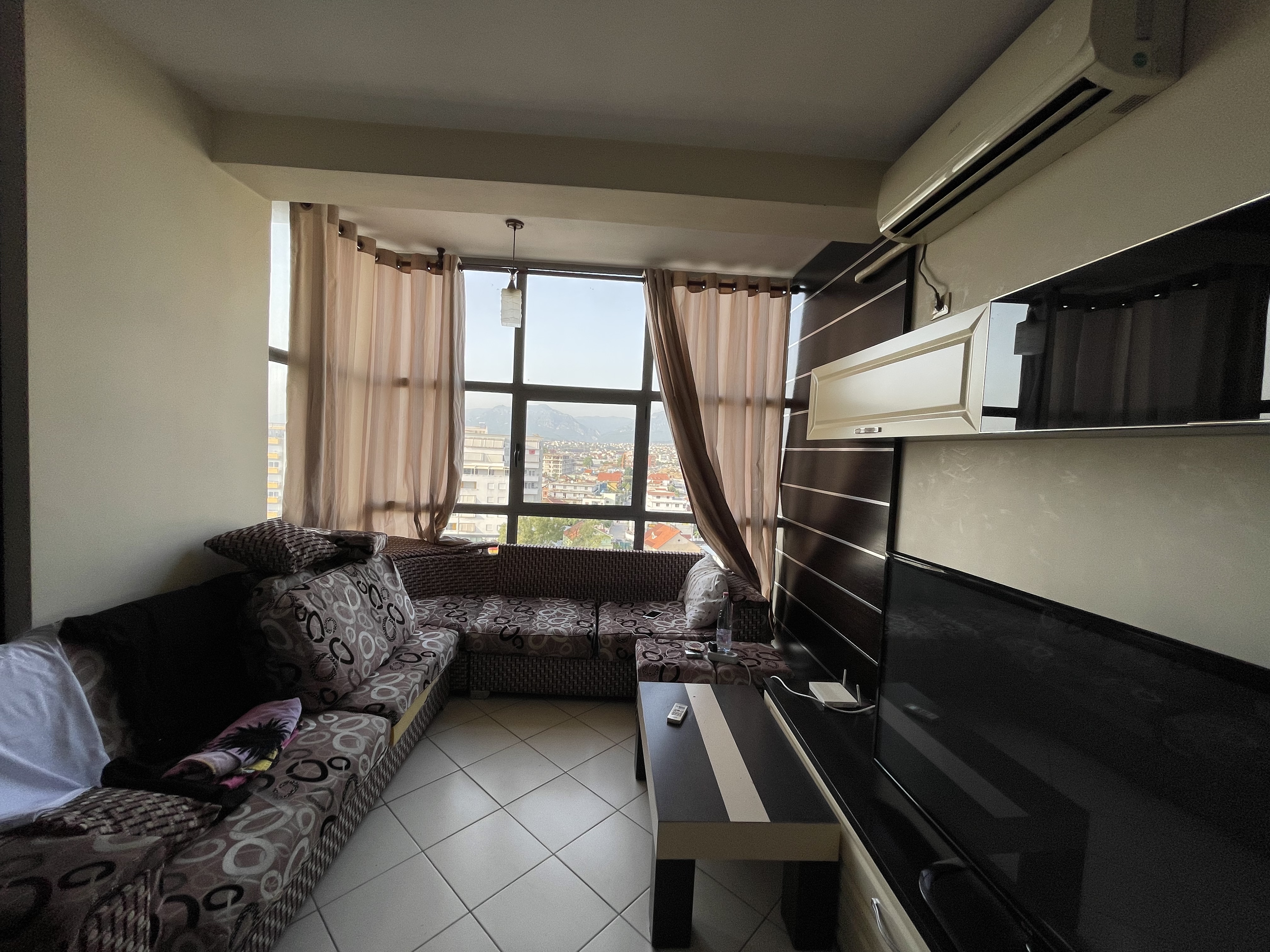 Jepet me qera super apartament ne Astir