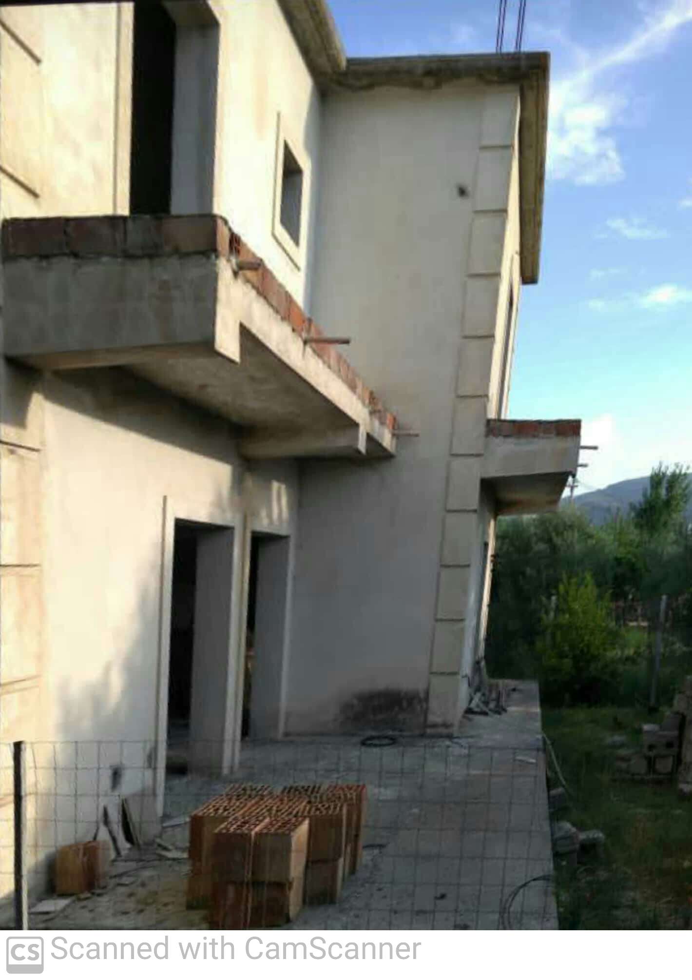 Shtepi Private 2 kateshe ne shitje.