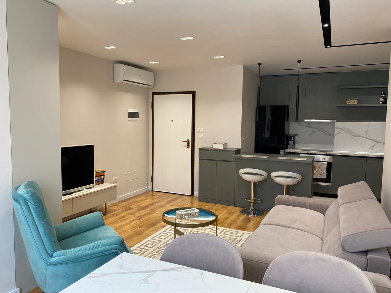 Apartament 1+1 afër Restorant Vienës në Golem