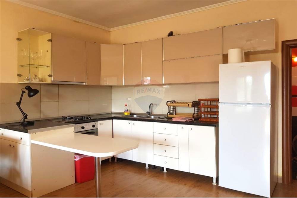 Apartament 2+1 (pjese vile) me qira prane Tregut Elektrik!