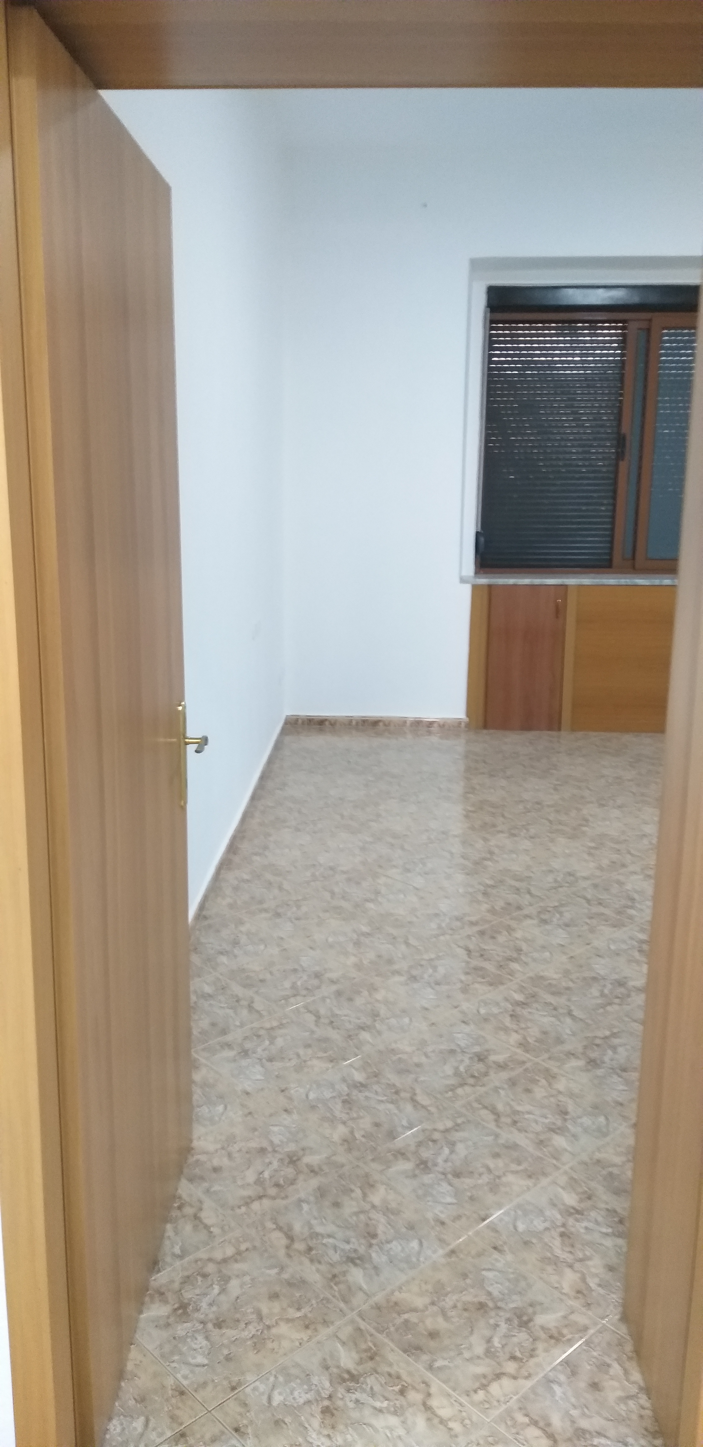 Jepet ambient me qira per zyra