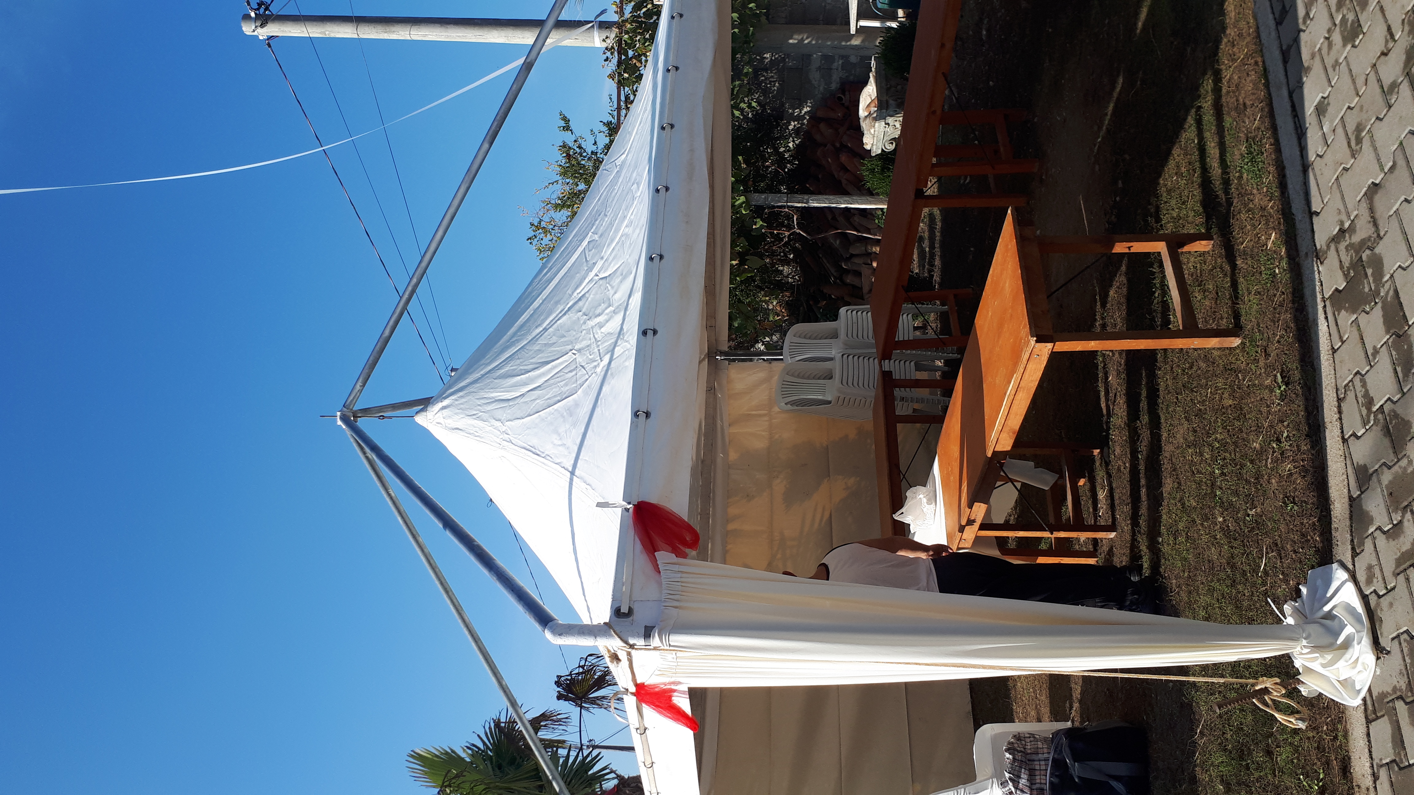 Karrige tavolina me QERA 0676658901