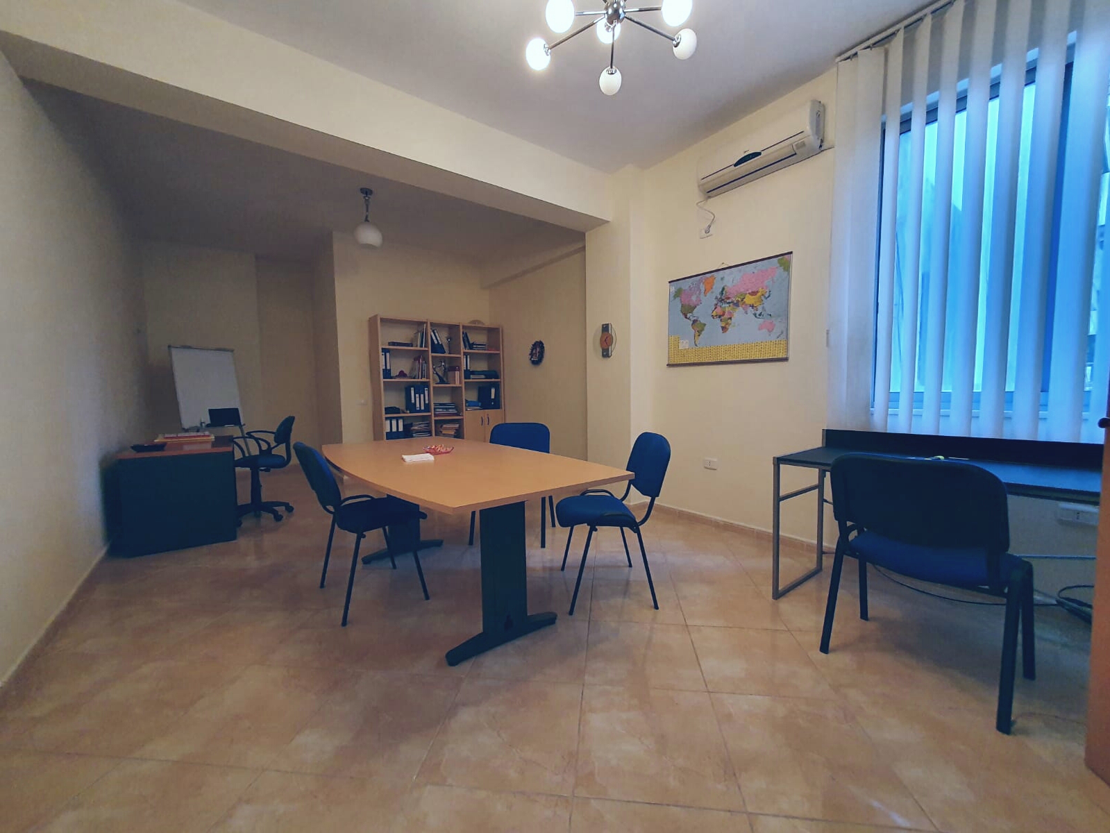 Ambjent zyre/biznesi me qera