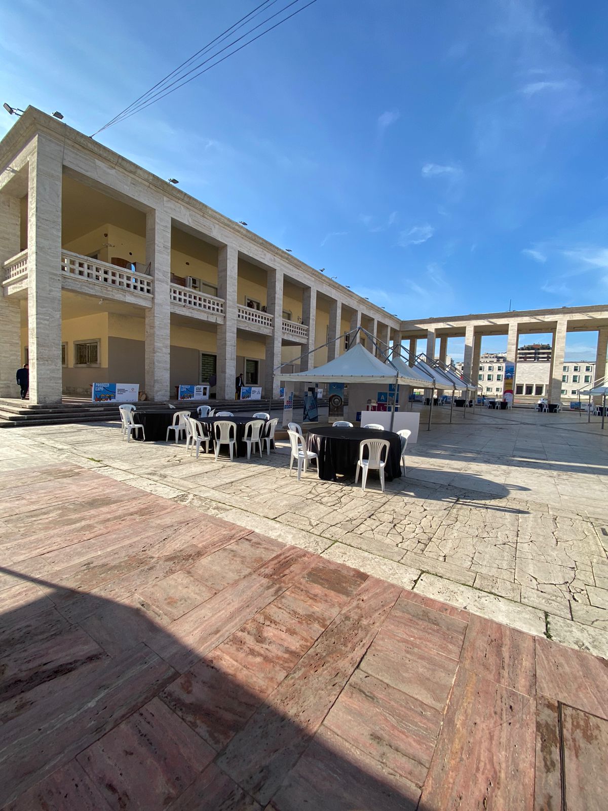 TENDA TAVOLINA KARRIGE ME QERA 