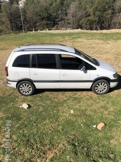 Opel Zafira Viti 2004 Kambio Manuale / Nafte
