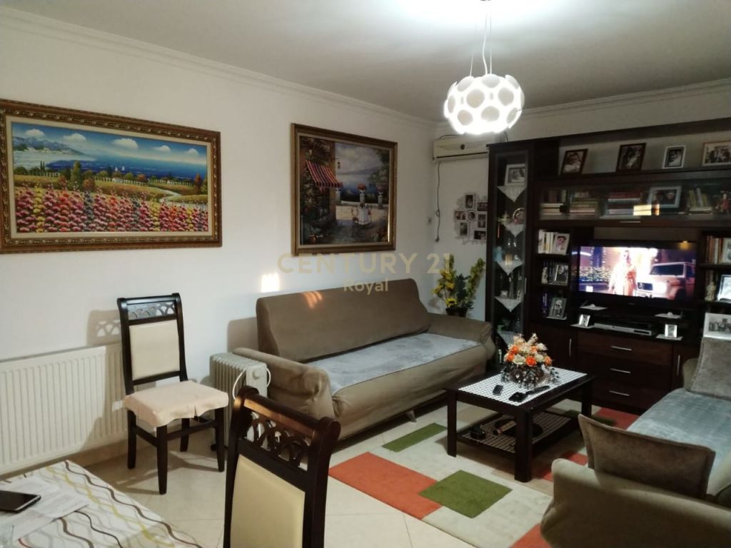 SHITET APARTAMENT 2+1 PRANE SHKOLLES SE BASHKUAR