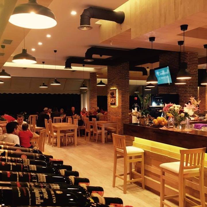 PICERI RESTORANT CASA NOSTRA OFRON VENDE PUNE TE LIRA 