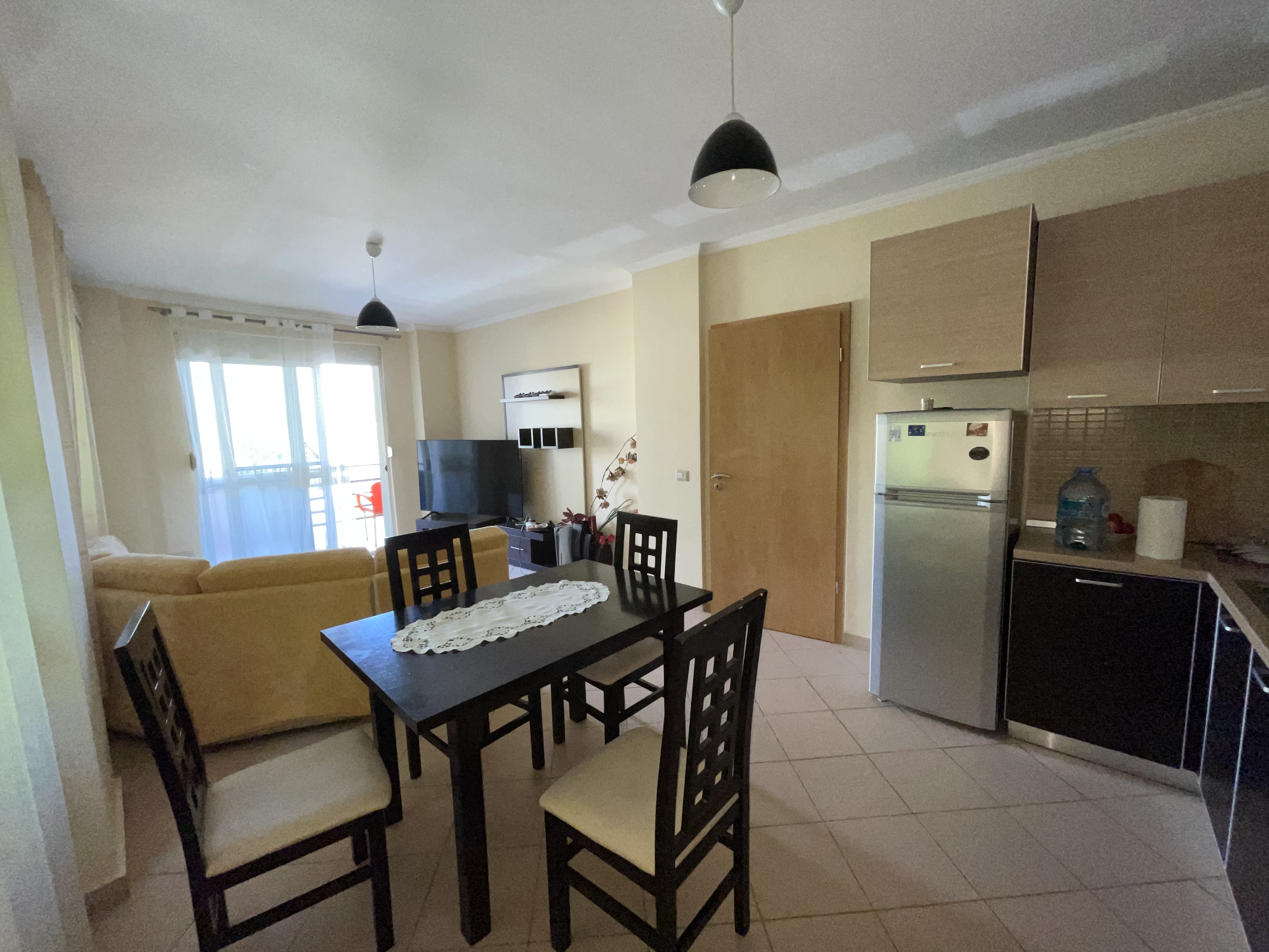 SHITET apartament 1+1 tek Liqeni Thatë, ideal për INVESTIM!