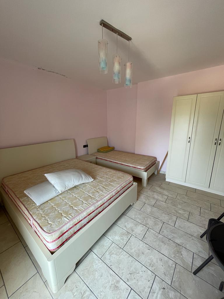 Shitet Apartament me pamje nga deti kati 3 me certefikate pronesie 